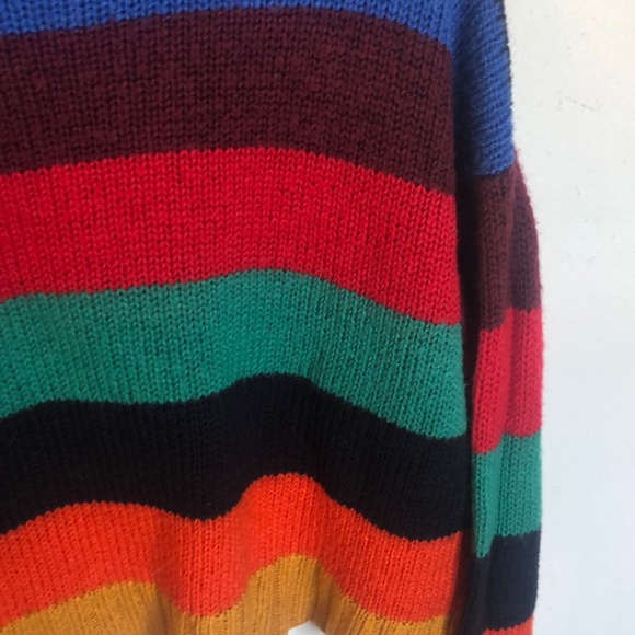 ☆ UO sweater ☆ - Picture 4 of 7